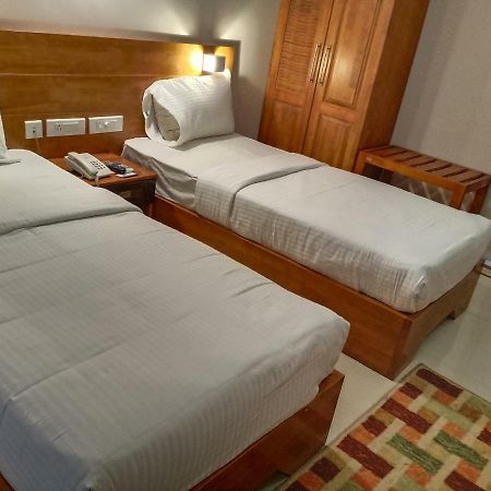 Devanganam Residency Hotel Guruvayur Bagian luar foto