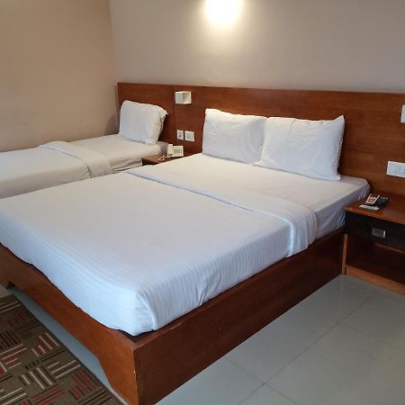 Devanganam Residency Hotel Guruvayur Bagian luar foto