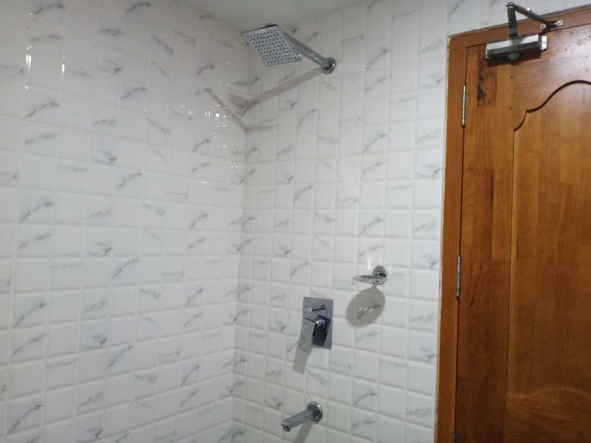 Devanganam Residency Hotel Guruvayur Bagian luar foto