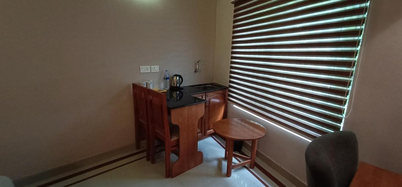 Devanganam Residency Hotel Guruvayur Bagian luar foto